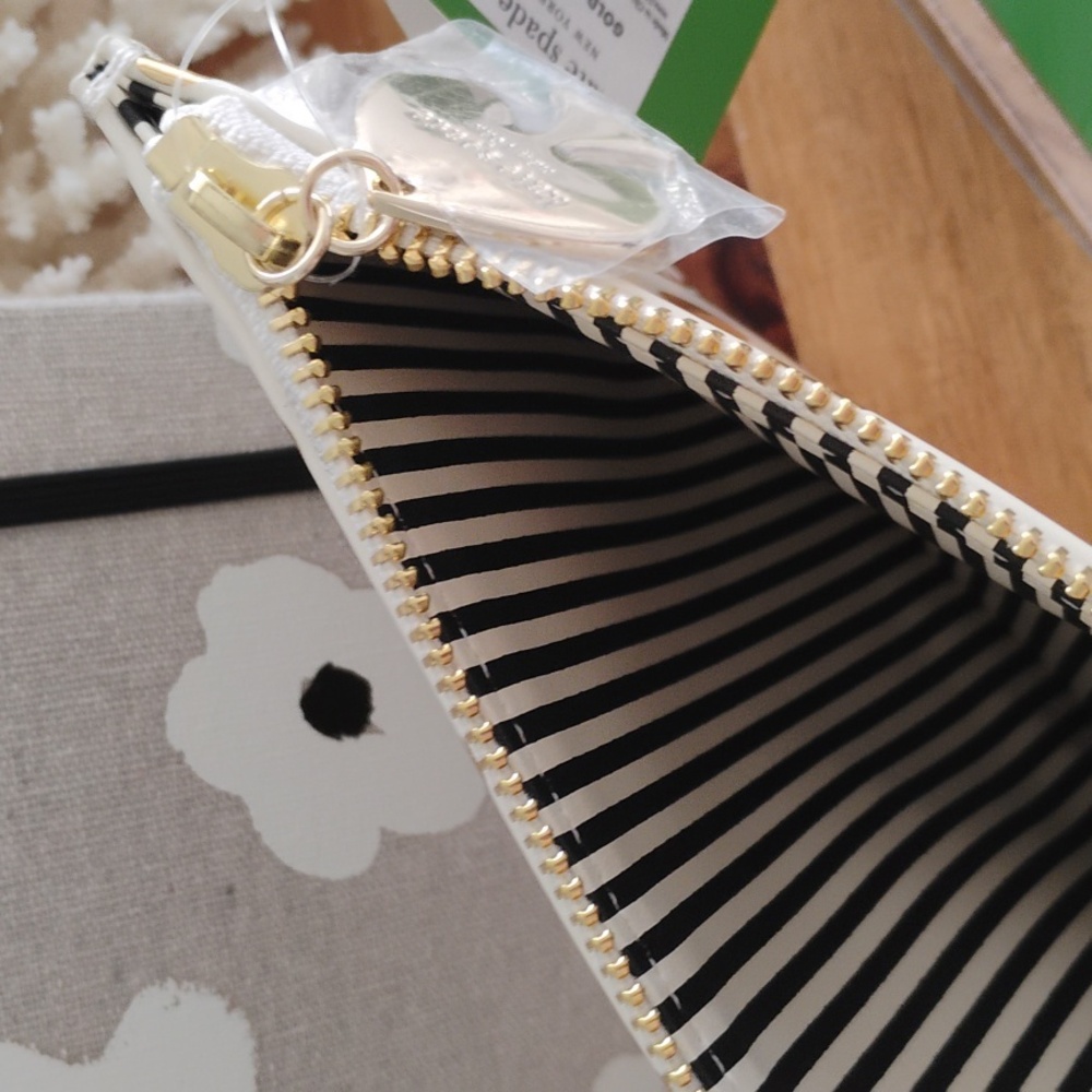 Kate Spade🔥NWT🔥 bundle.pen set lucite tray.Journal.Pencil case w/ accessories. - Picture 5 of 16